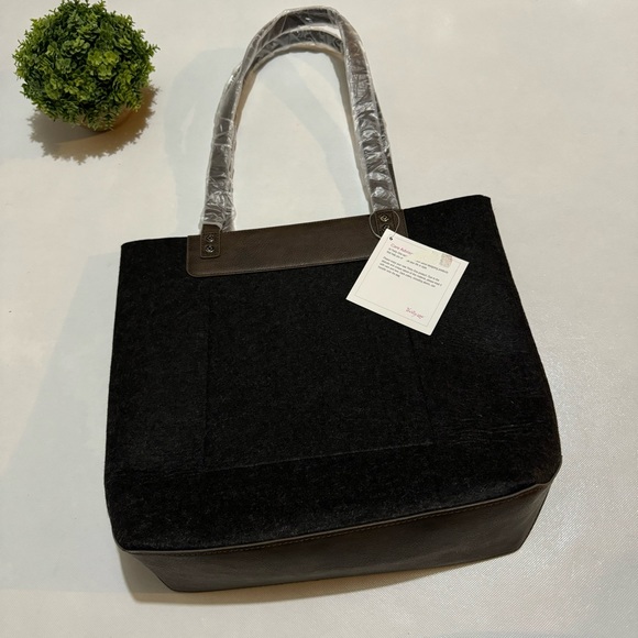 thirty-one Handbags - NWT Jewell By Thirty One Brushed Whisper Gray Felt Shopper Tote Bag